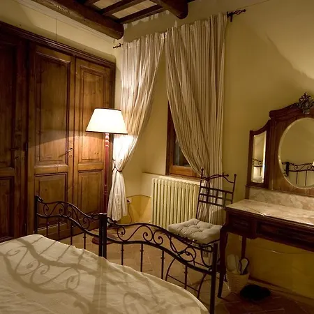 L'Arco Romanico Montefalco Buitenkant foto