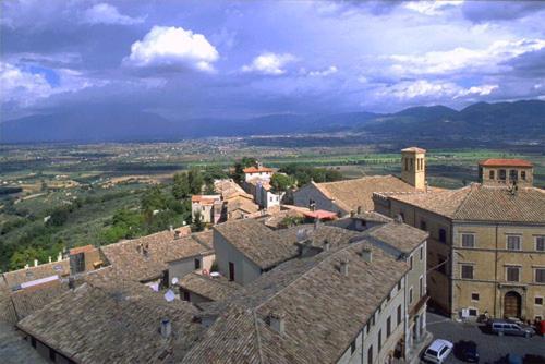 L'arco Romanico Apartment Montefalco